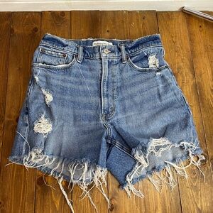 Abercrombie and fitch size 27 or 4 the 4” mom short high rise